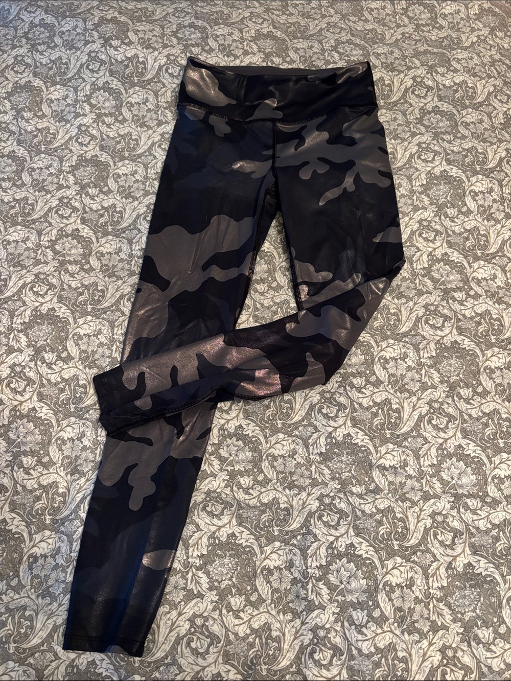 Noli Black & Gray Shiny Camo Leggings